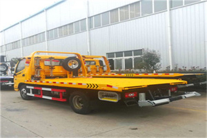 夏县附近拖车救援搭电